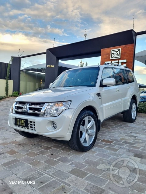 PAJERO FULL 3.2 HPE DIESEL / / 7 LUGARES / SEM RETOQUES DE PINTURA / / BANC - 2014 - CAXIAS DO SUL